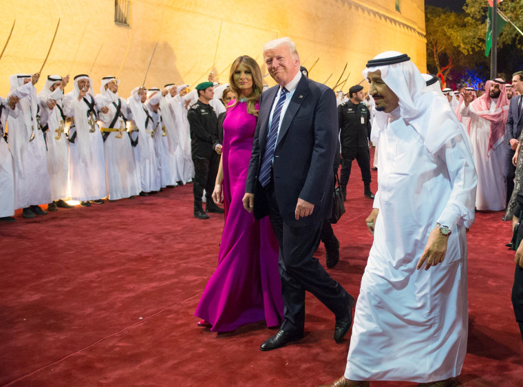 Image: Trump and first lady Melania Trump are welcomed by Saudi Arabia's King Salman bin Abdulaziz Al Saud at Al Murabba Palace in Riyadh