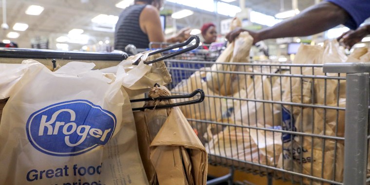 Image: Kroger supermarket chain to eliminate plastic shopping bags.