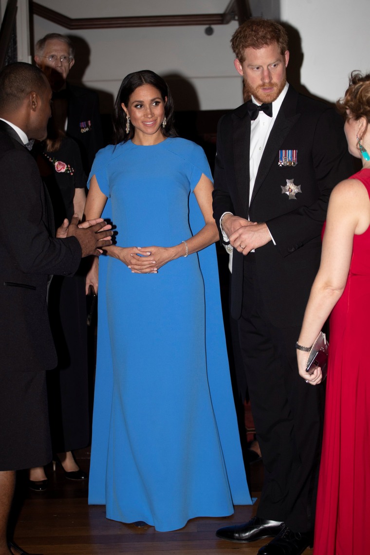 Meghan Markle, pregnant, blue cape dress, Fiji royal trip