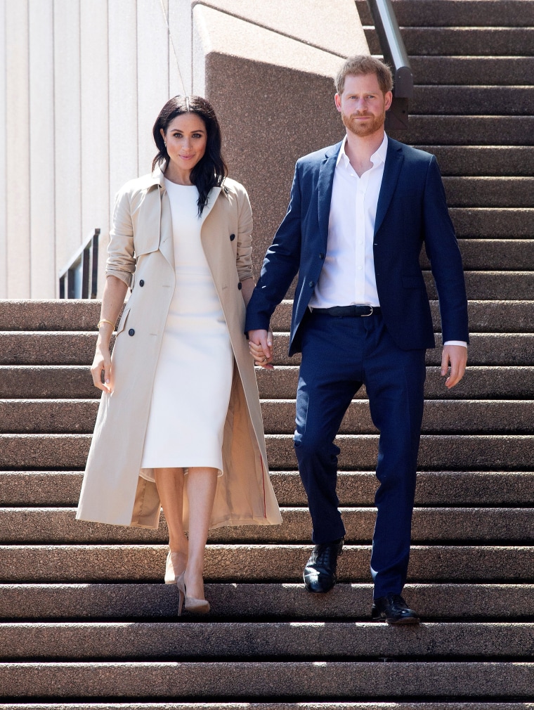 Meghan Markle white dress trench coat