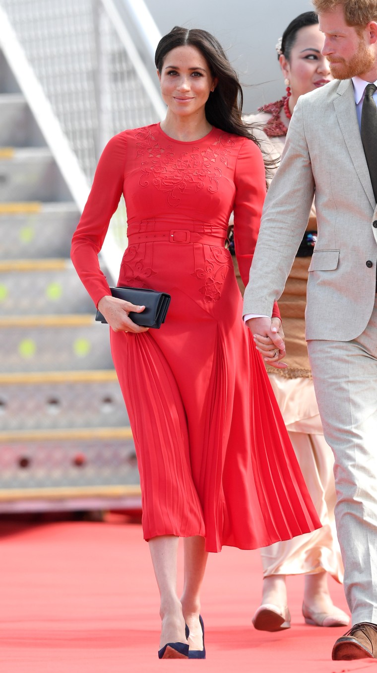 Meghan markle in red dress hotsell