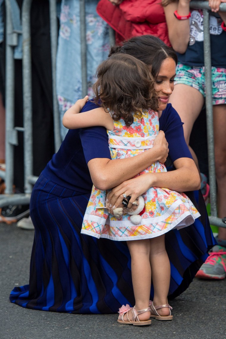 Meghan Markle pleated skirt