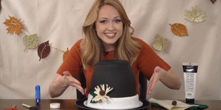 If you really want to go all out for your Thanksgiving table centerpiece, make this DIY pilgrim hat 