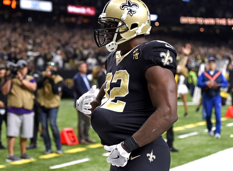 New Orleans Saints' Ben Watson announces twins in end zone