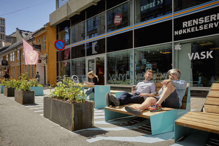 Image: Oslo has replaced parking spaces with benches