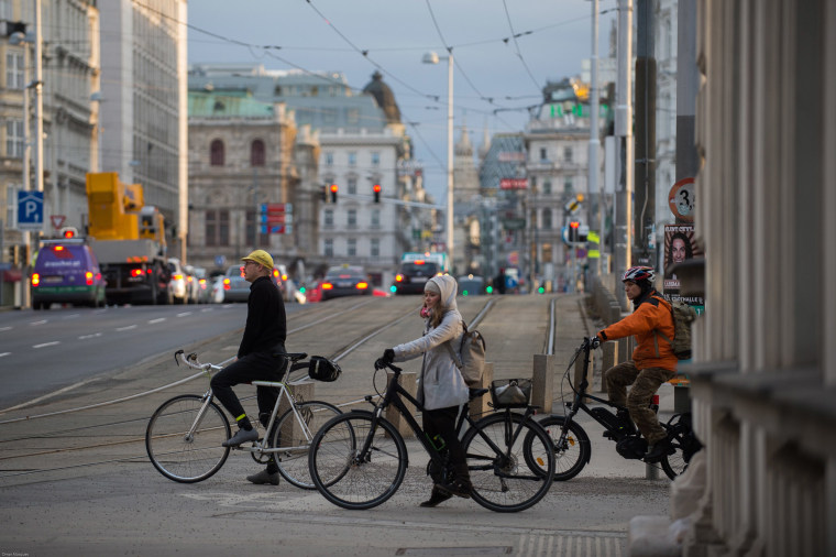 Image: Bicyclists in Vienna