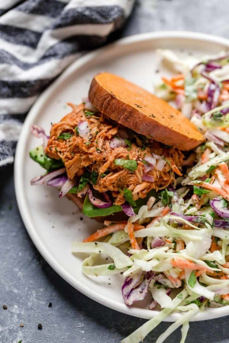 https://media-cldnry.s-nbcnews.com/image/upload/t_fit-760w,f_auto,q_auto:best/newscms/2018_45/2637766/slow-cooker-chicken-sloppy-joe-sliders-7-e1539271068397.jpg