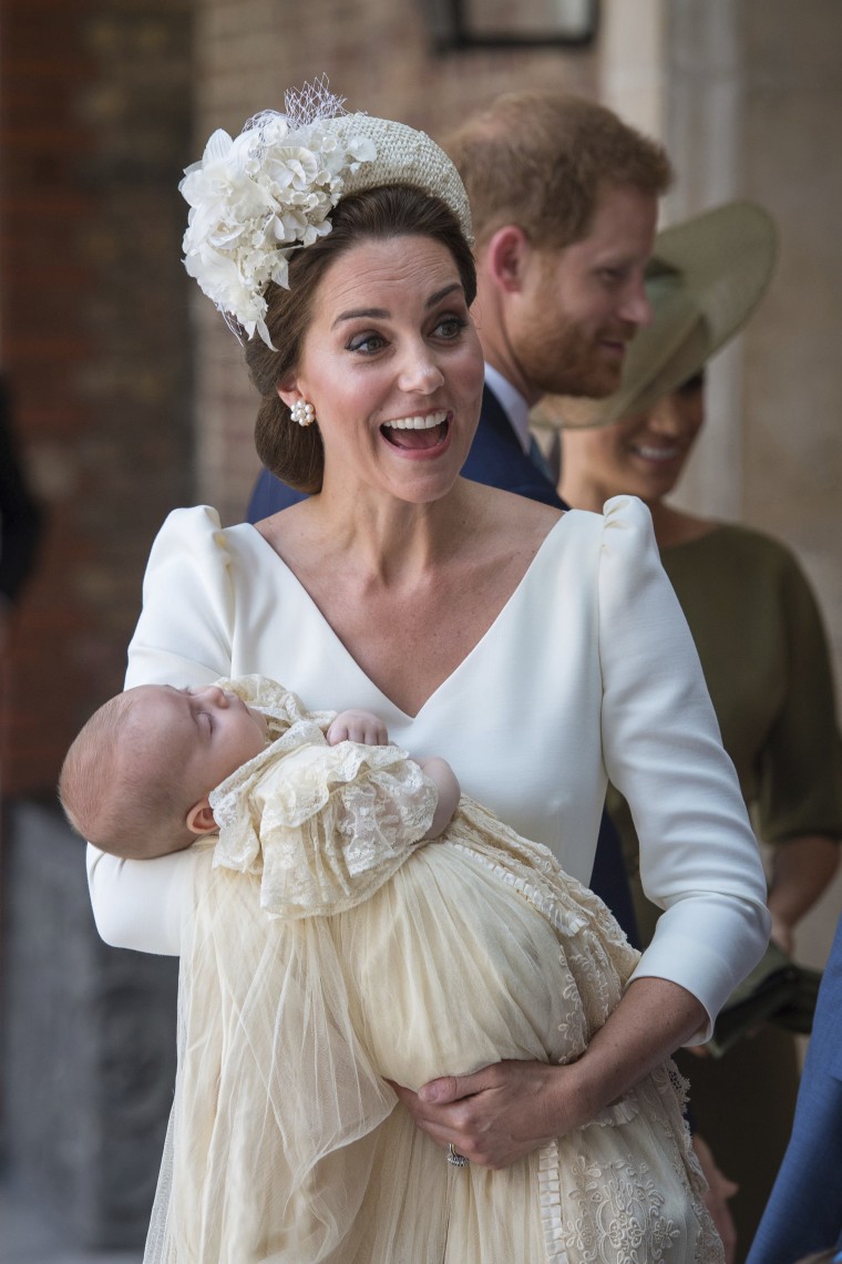 Duchess Kate is bringing the headband back