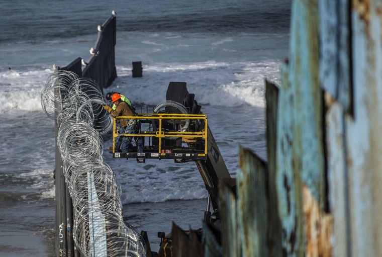 Image: Border, Playas de Tijuana