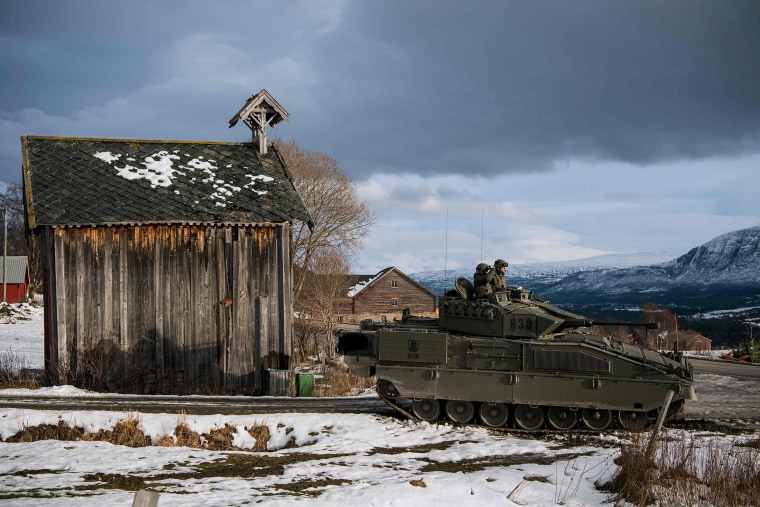 Image: Spanish soldiers in a Pizarro tank as part of the Trident Juncture 2018