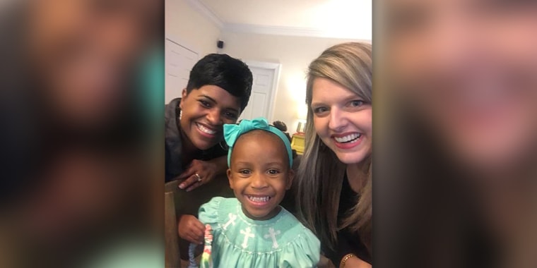 Stranger helps mom learn how to style black daughter's hair, Stephanie Hollifield, Monica Hunter