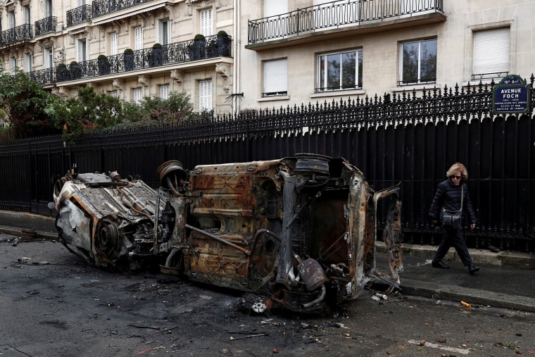 Image: Paris protest