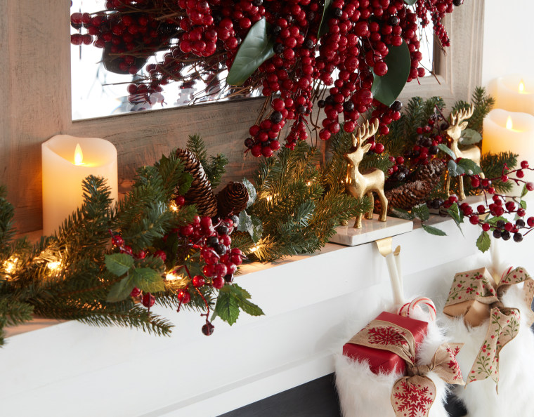 Christmas mantel decorations, Fireplace mantel decor