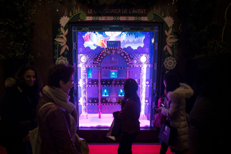 The Absolute Best Holiday Windows of 2018 - VIE Magazine