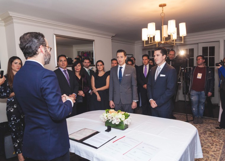 Image: Jaime Chavez Alor and Daniel Berezowsky during their wedding ceremony in New York.