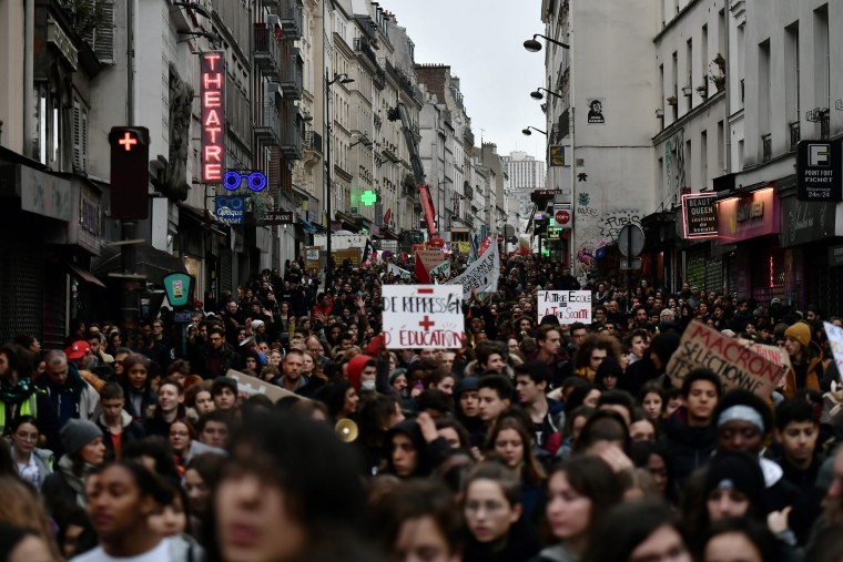 Image: France Yellow Vests protest