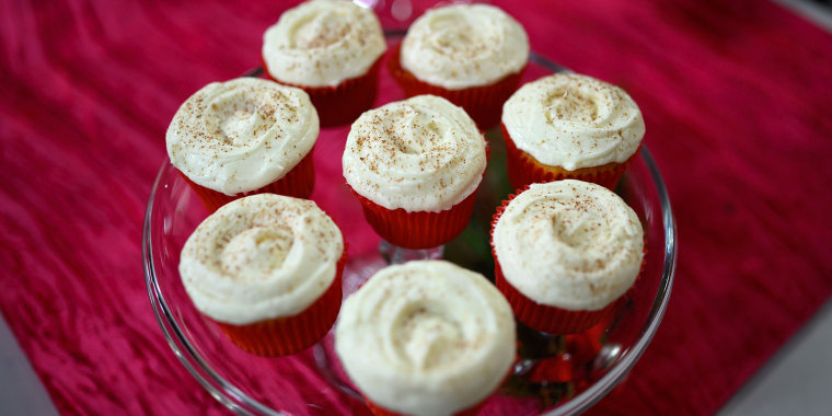 Elizabeth Chambers Hammer's Vanilla Cupcake with Eggnog Buttercream Icing