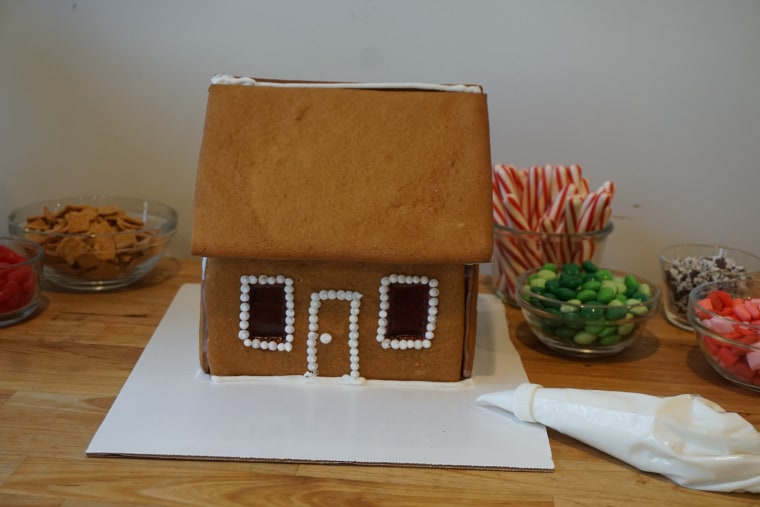 How to make a gingerbread house, easy gingerbread house