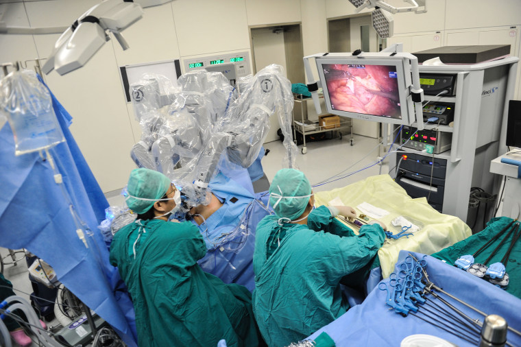 Image: Da Vinci Surgical Robot Works In Southern Part Of China
