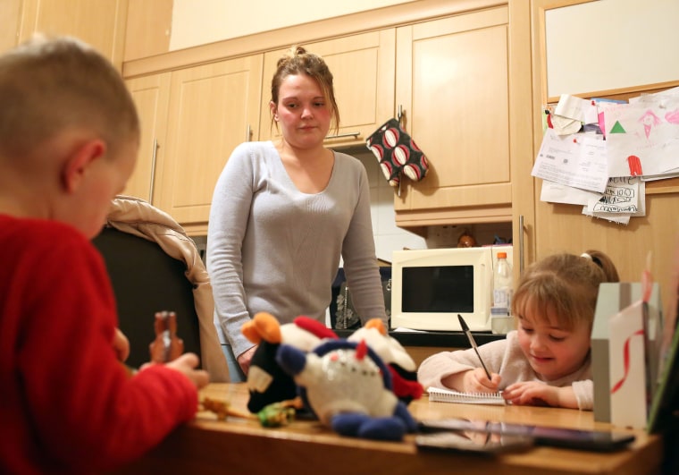 Image: Danielle Ingham and her 5-year-old daughter Amelia