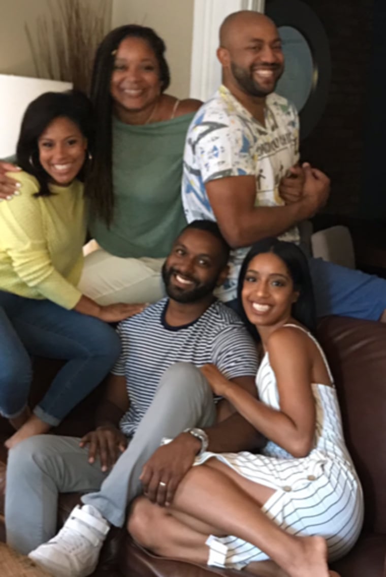 Sheinelle Jones's sister is pregnant; see video announcement