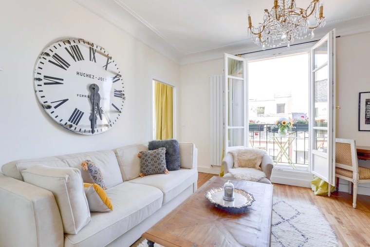 paris apartment dining room