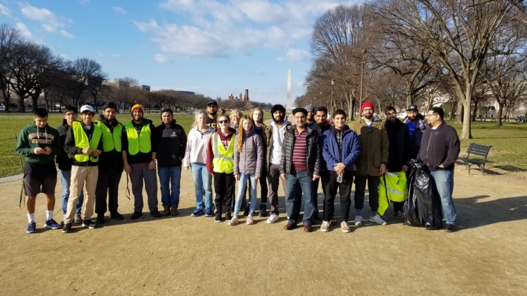 Image: Dozens of volunteers with the Muslim Youth USA group helped clean up national parks and monuments during the government shutdown.