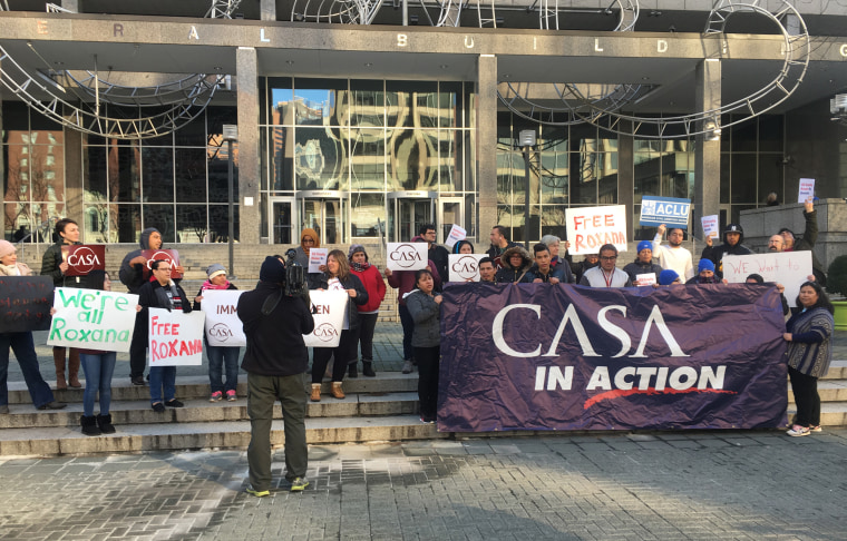 Image: Community organizers from CASA and LatinoJustice calling for Roxana Orellana Santos's release outside ICE offices in Baltimore.