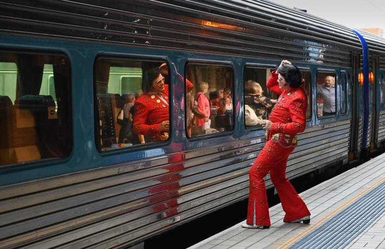 Image: TOPSHOT-AUSTRALIA-MUSIC-ENTERTAINMENT-ELVIS
