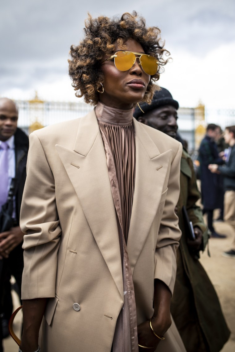 The Coolest Part of Naomi Campbell's Louis Vuitton Show Look Was Actually  Her Hair