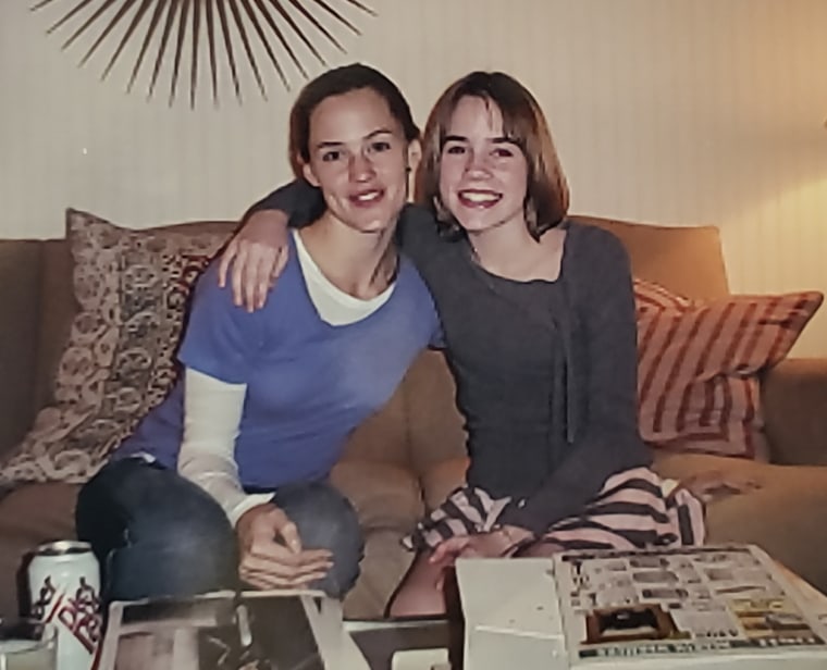 Christa B. Allen visits Jennifer Garner before filming "13 Going on 30."