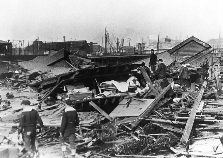 Image: Sailors helping with the rescue after the Great Boston Molasses Flood in 1919.