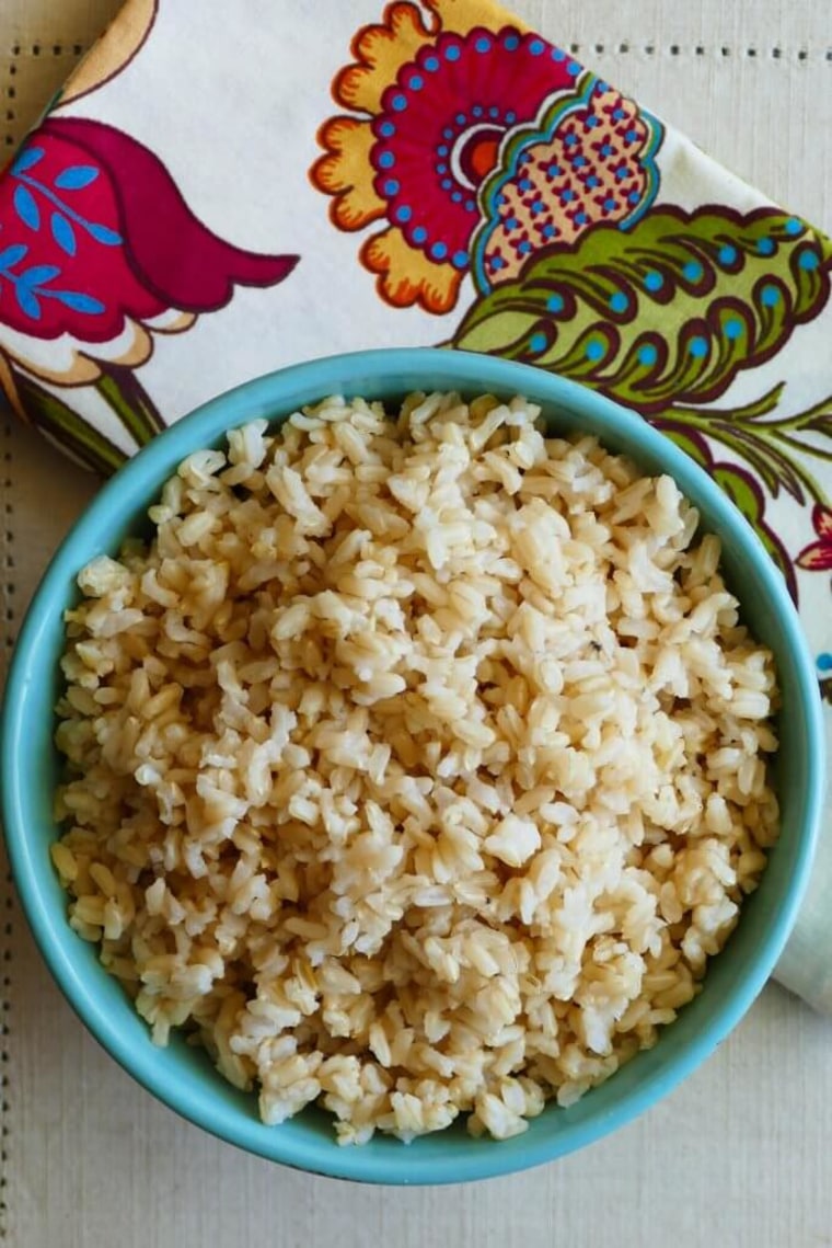 https://media-cldnry.s-nbcnews.com/image/upload/t_fit-760w,f_auto,q_auto:best/newscms/2019_04/2728386/instant-pot-brown-rice-p1-paint-the-kitchen-red-683x1024.jpg