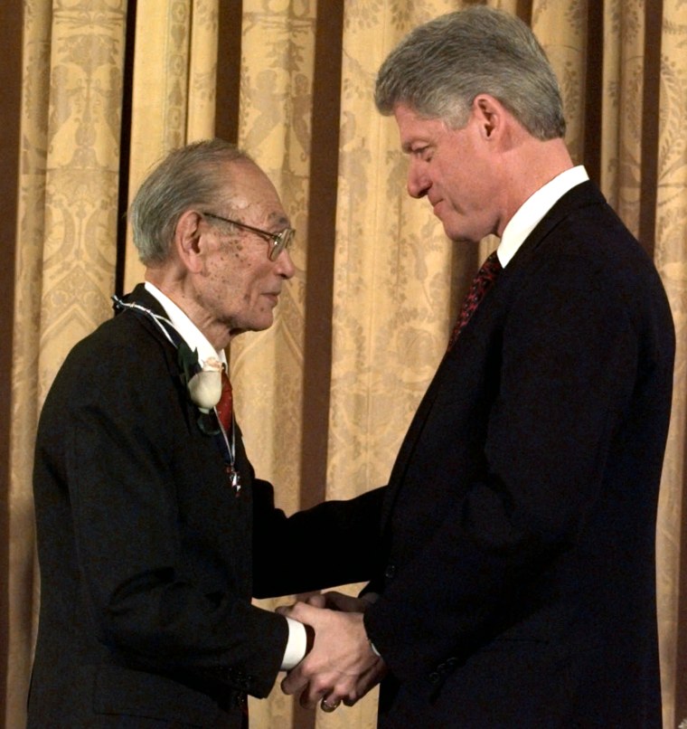 Bill Clinton, Fred Korematsu