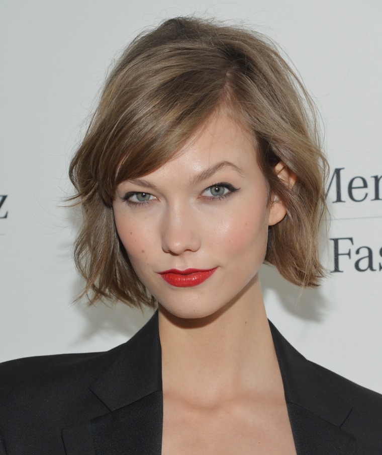 Karlie Kloss cut her hair into a long bob