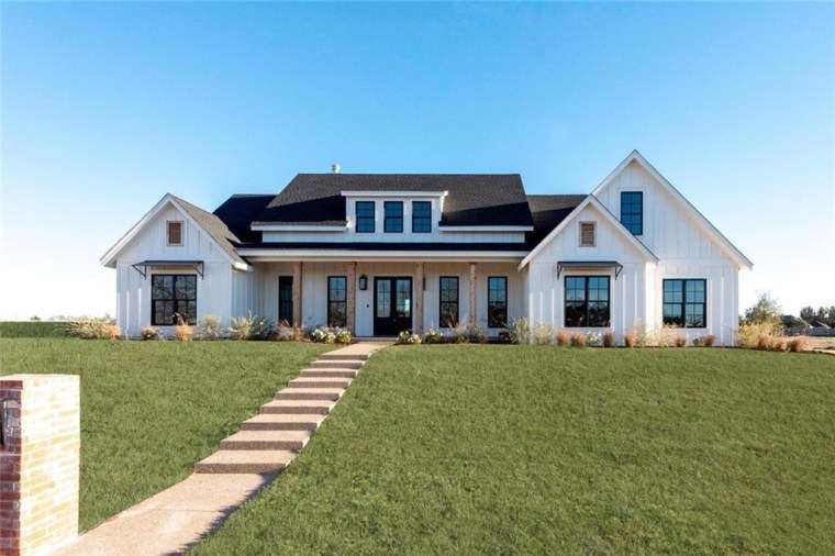 Gaines modern farmhouse