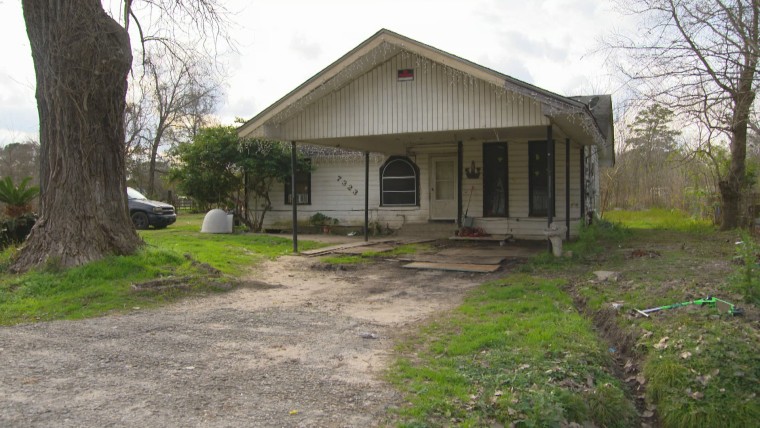 Image: The home where Valladares was held hostage and killed in Houston, Texas.