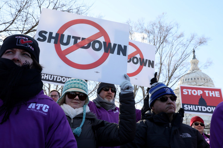 Image: Federal air traffic controller union members protest the partial U.S. federal government shutdown in a rally at the U.S. Capitol in Washington