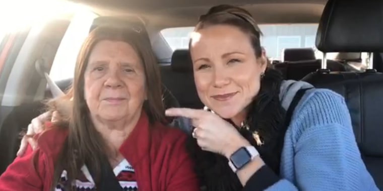 Mom with dementia recognizes daughter in viral video