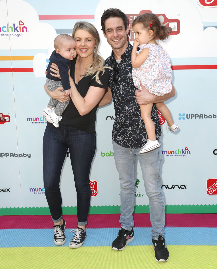 Ali Fedotowsky-Manno, Kevin Manno and their two kids