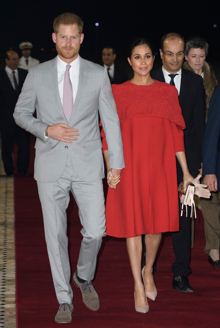 Meghan markle hotsell dress pregnant