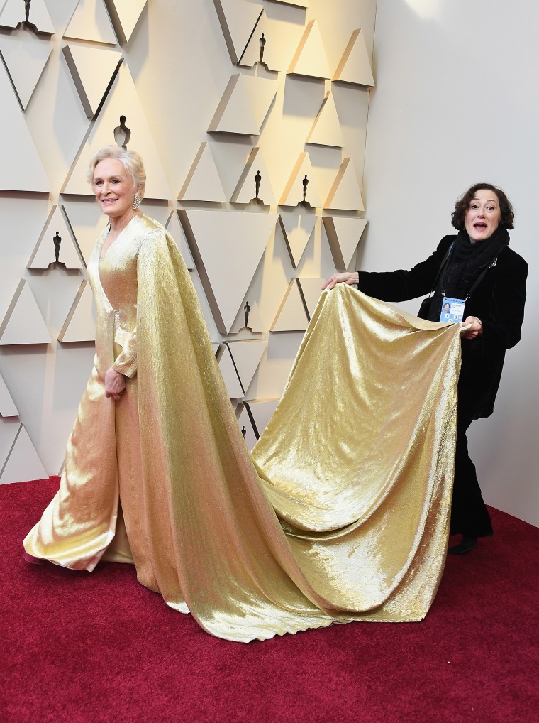 Glenn Close s Oscars gown had 4 million beads and weighed 42 pounds