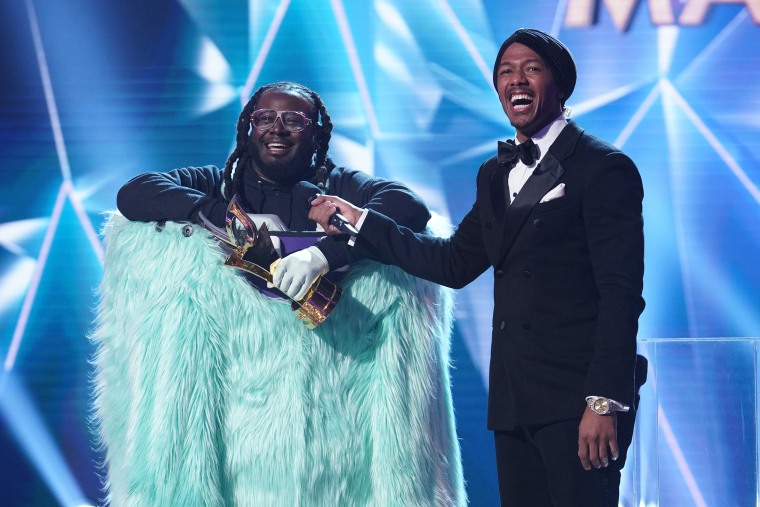 T-Pain loses his head alongside "The Masked Singer" host Nick Cannon after winning the show's first season.