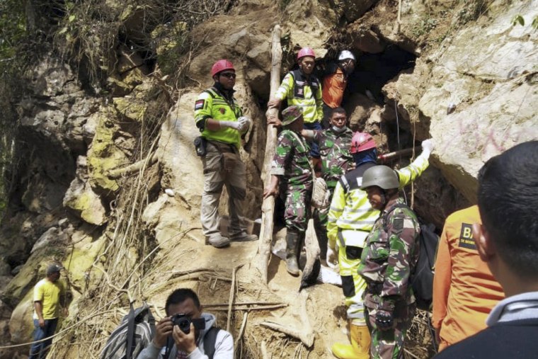 Image: Indonesia mine rescue