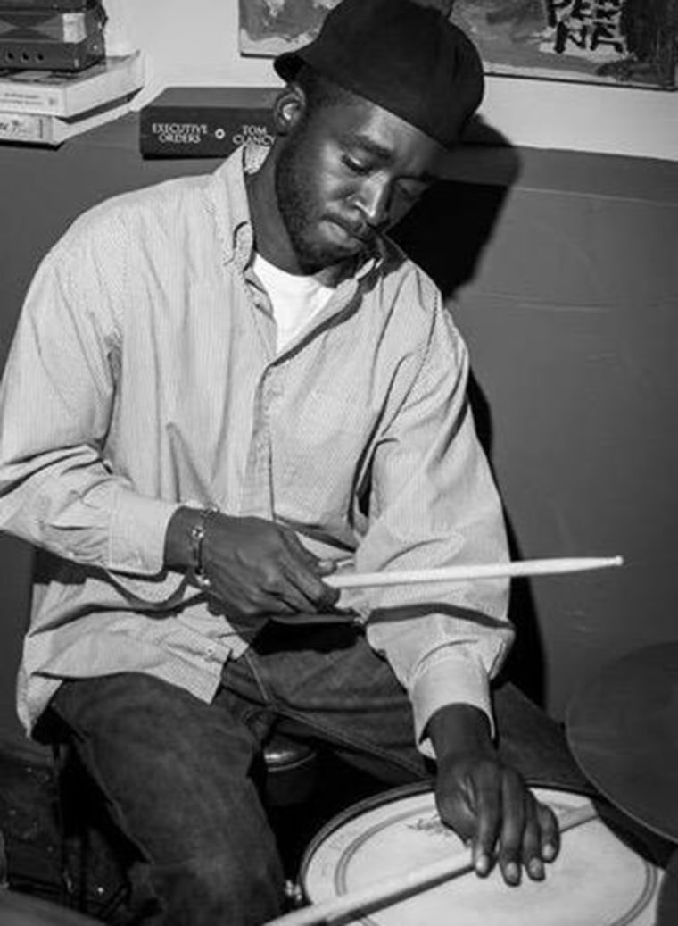 Police in Florida launched an independent investigation after a plainclothes police shot dead Corey Jones, a well-known local drummer, who was armed, while he sat in his car on a highway exit ramp.