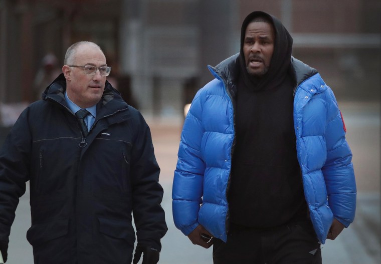 Image: R. Kelly Appears In Court For Aggravated Sexual Abuse Charges