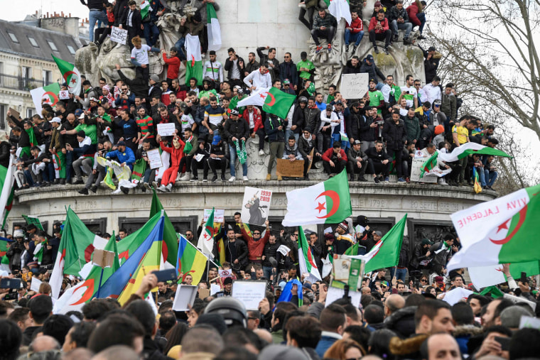 Image: FRANCE-ALGERIA-POLITICS-PROTEST