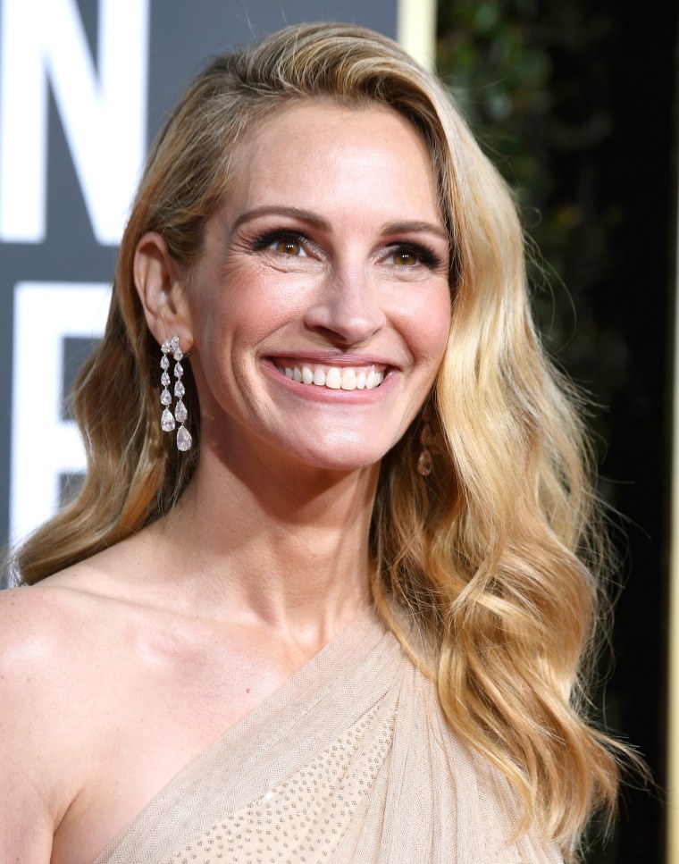 Julia Roberts blond: 76th Annual Golden Globe Awards - Arrivals