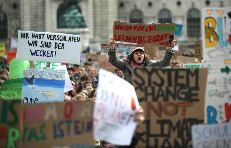 Image: AUSTRIA-ENVIRONMENT-CLIMATE-YOUTH-DEMO