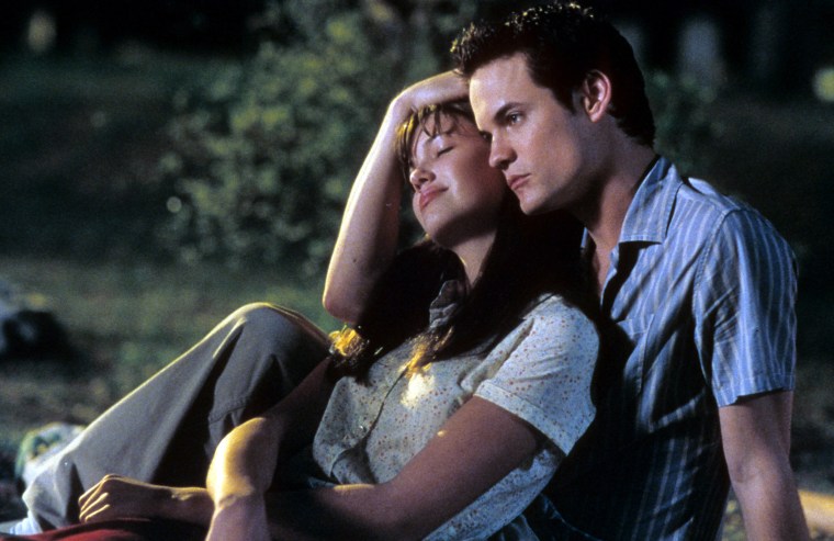 Image: Mandy Moore And Shane West In 'A Walk To Remember'